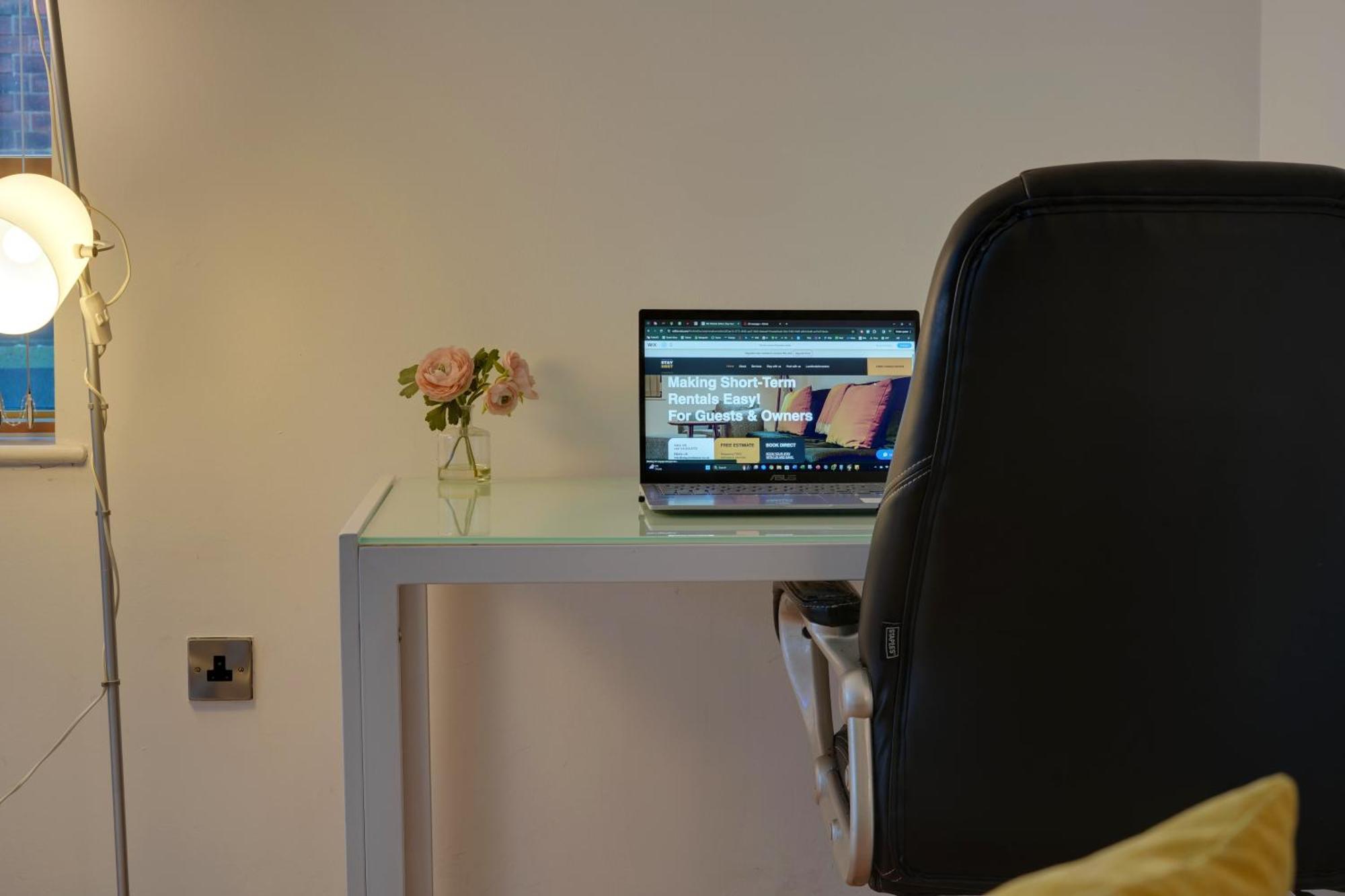 Stylish 2 Bed Apt 18 - City Centre, Free Parking, Espresso Machine & Netflix - Hosted By Stay Host Save Sheffield Kültér fotó