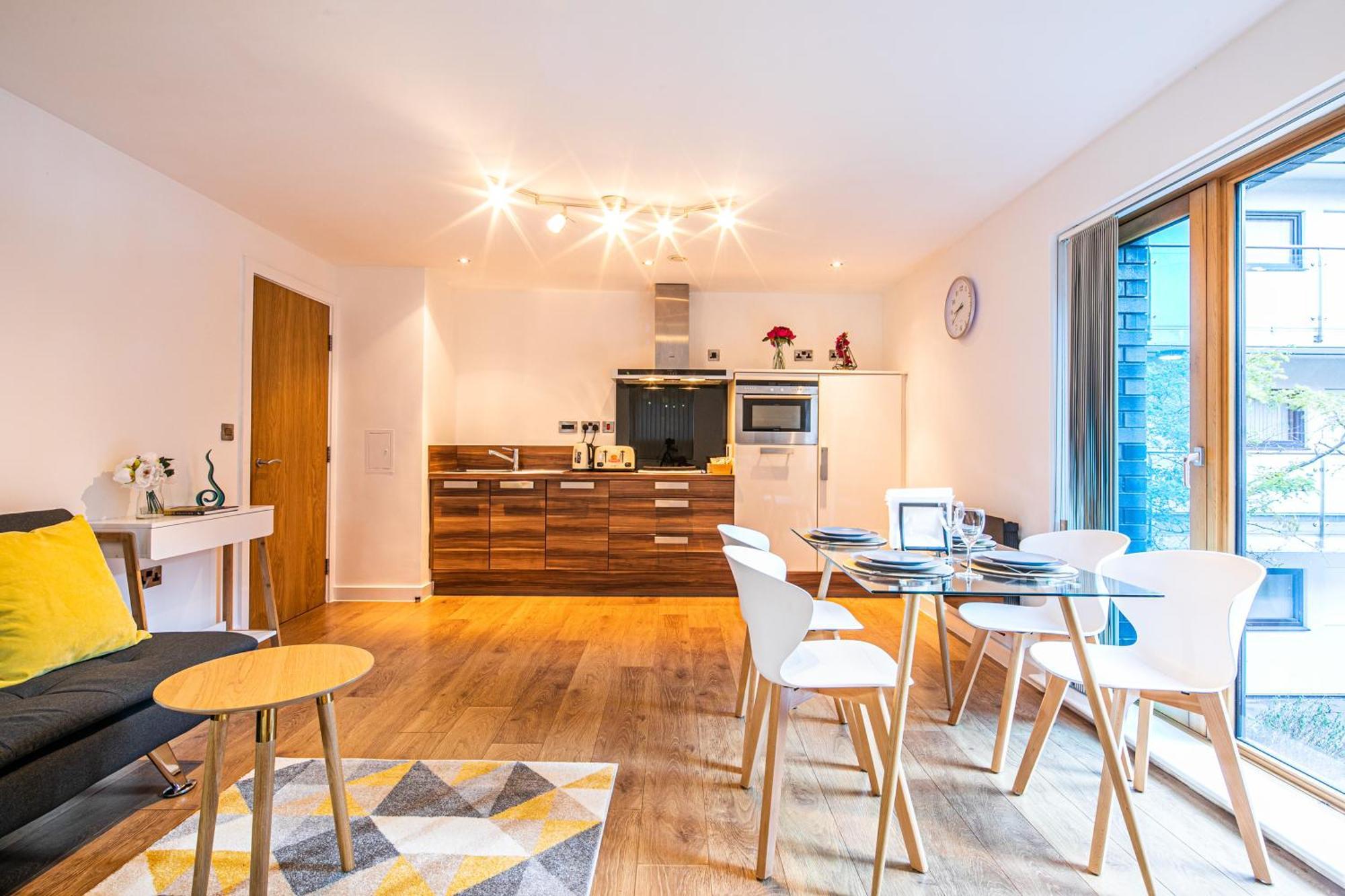 Stylish 2 Bed Apt 18 - City Centre, Free Parking, Espresso Machine & Netflix - Hosted By Stay Host Save Sheffield Kültér fotó