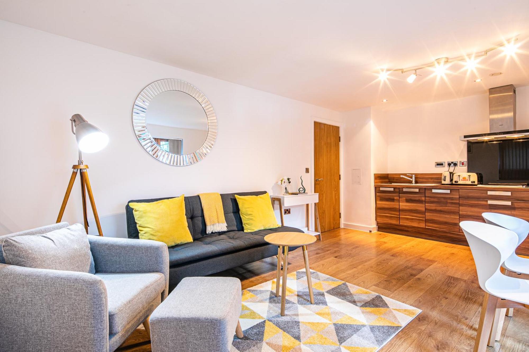 Stylish 2 Bed Apt 18 - City Centre, Free Parking, Espresso Machine & Netflix - Hosted By Stay Host Save Sheffield Kültér fotó