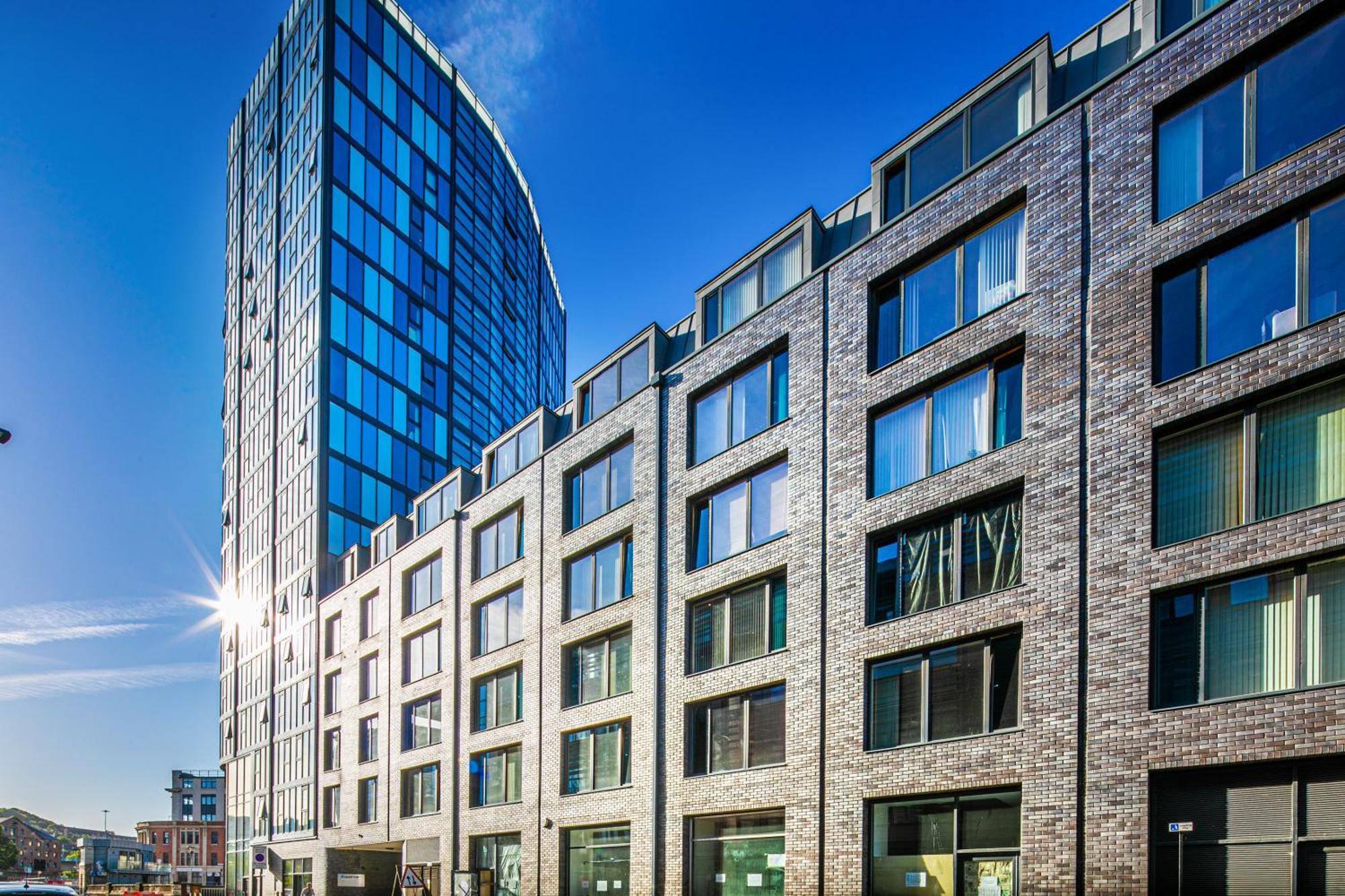 Stylish 2 Bed Apt 18 - City Centre, Free Parking, Espresso Machine & Netflix - Hosted By Stay Host Save Sheffield Kültér fotó