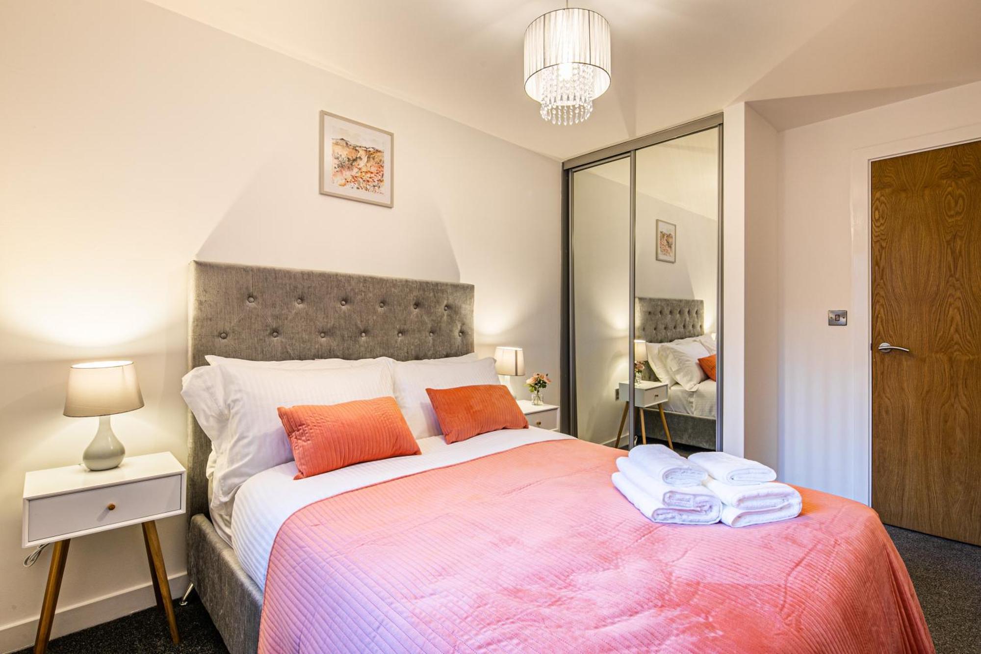 Stylish 2 Bed Apt 18 - City Centre, Free Parking, Espresso Machine & Netflix - Hosted By Stay Host Save Sheffield Kültér fotó