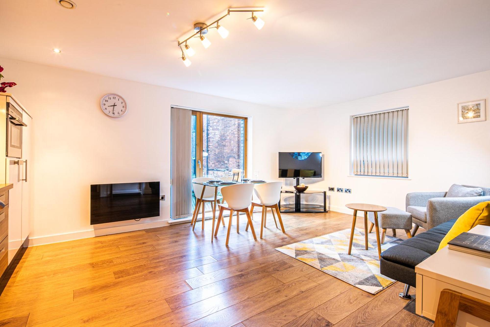 Stylish 2 Bed Apt 18 - City Centre, Free Parking, Espresso Machine & Netflix - Hosted By Stay Host Save Sheffield Kültér fotó
