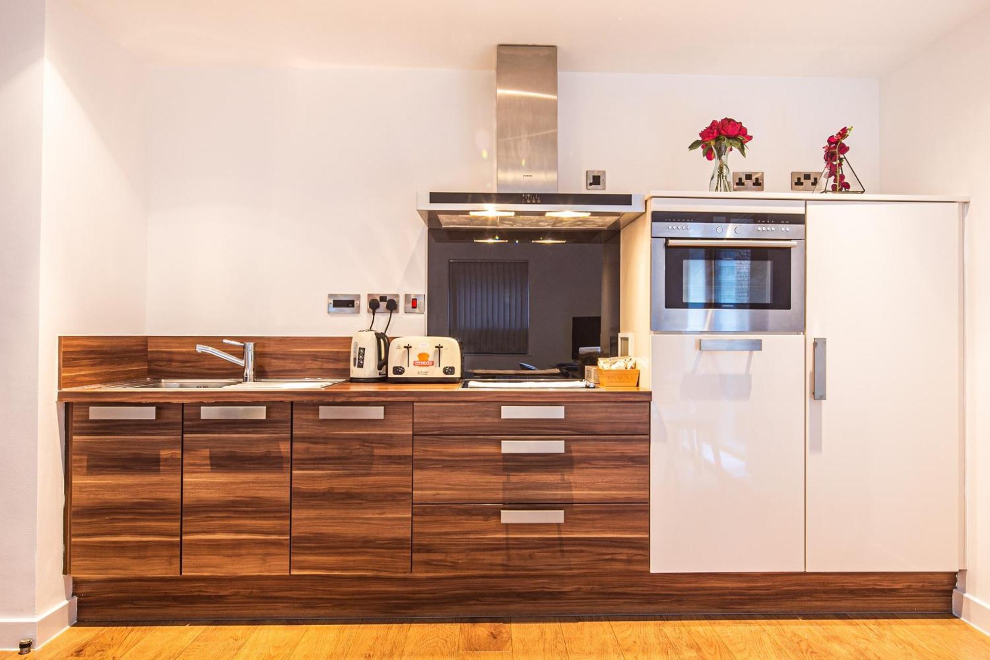 Stylish 2 Bed Apt 18 - City Centre, Free Parking, Espresso Machine & Netflix - Hosted By Stay Host Save Sheffield Kültér fotó