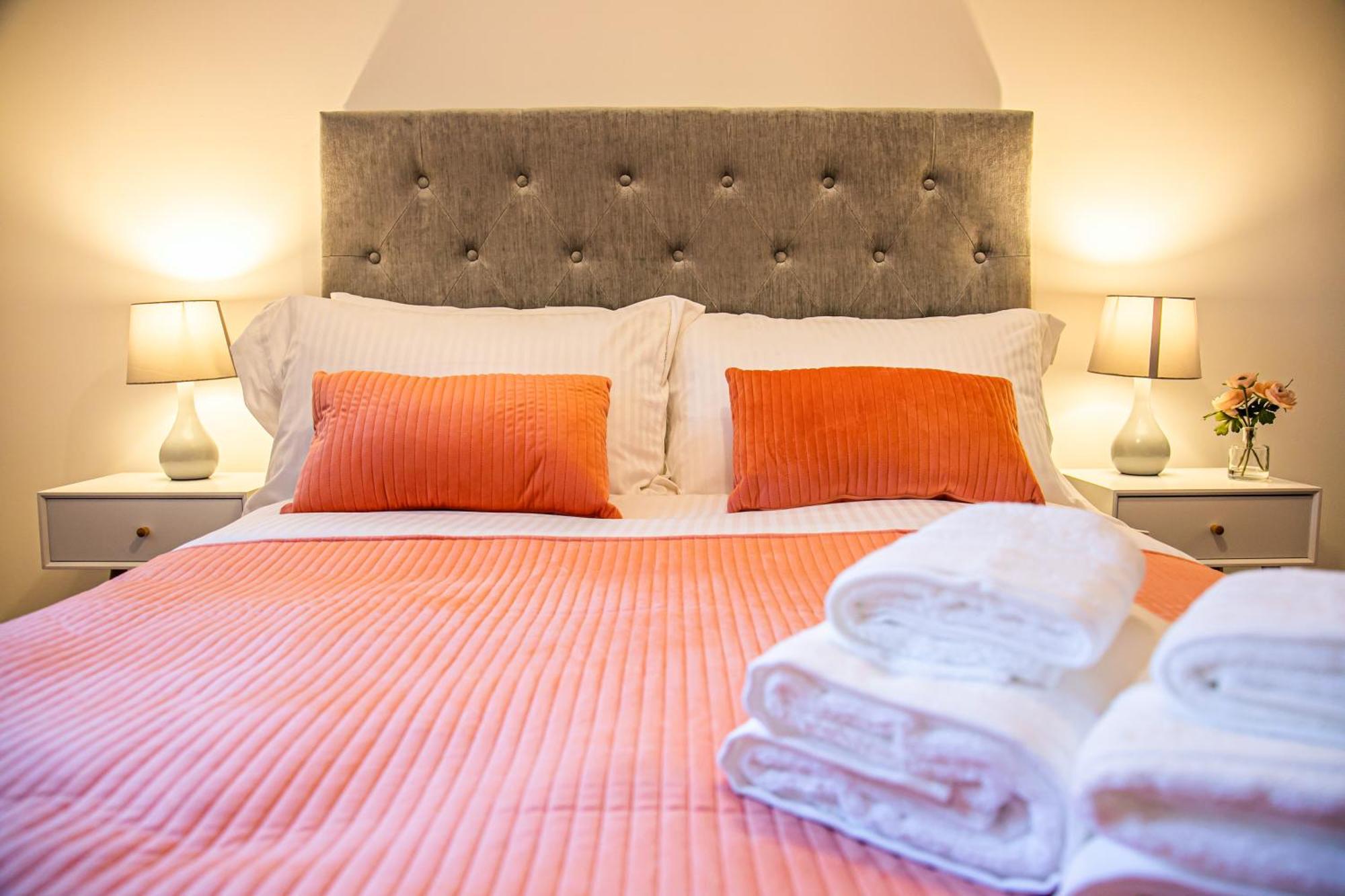 Stylish 2 Bed Apt 18 - City Centre, Free Parking, Espresso Machine & Netflix - Hosted By Stay Host Save Sheffield Kültér fotó